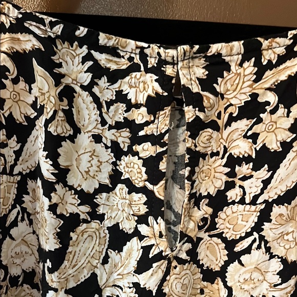 Floral High Neck Halter Sleeveless Top - Picture 5 of 5